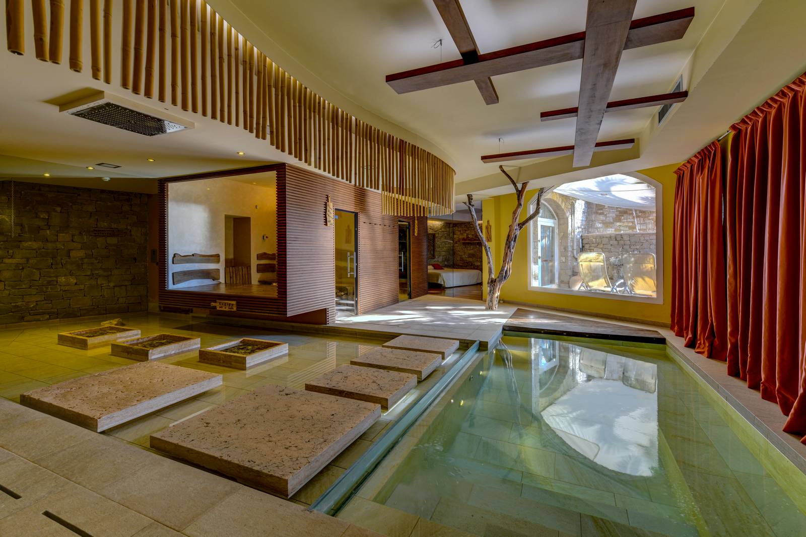 Piscina interna riscaldata
